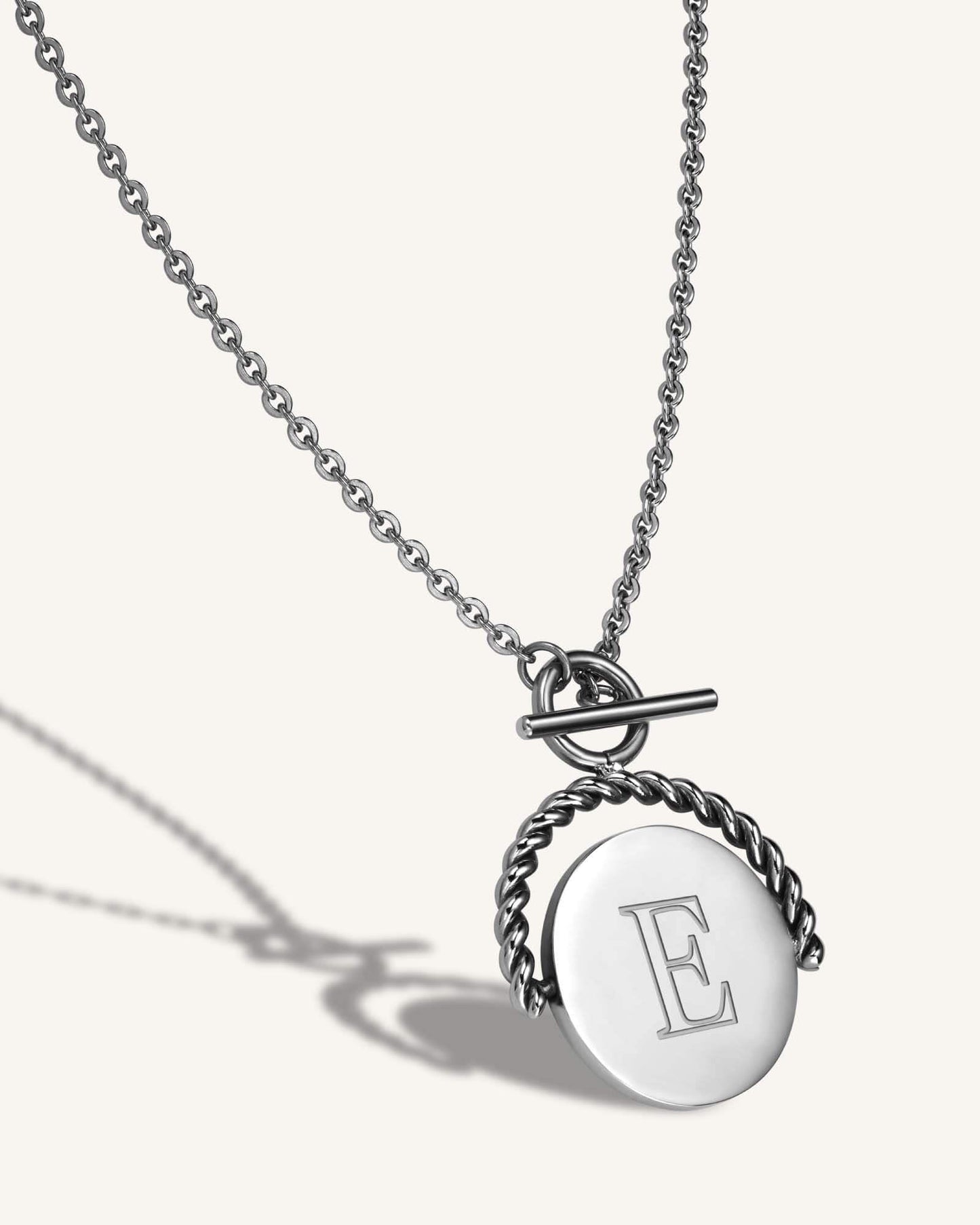 Collier médaillon torsadé