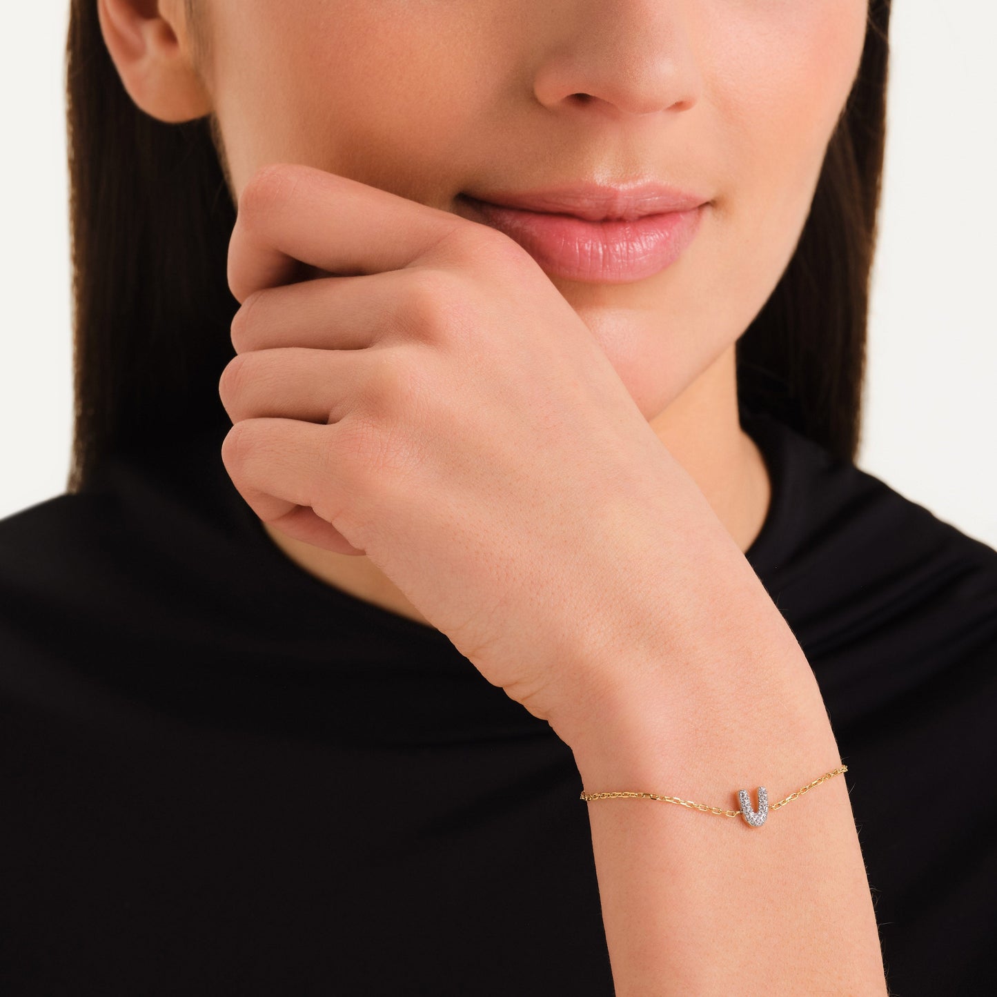 Bracelet lettre V avec cristaux