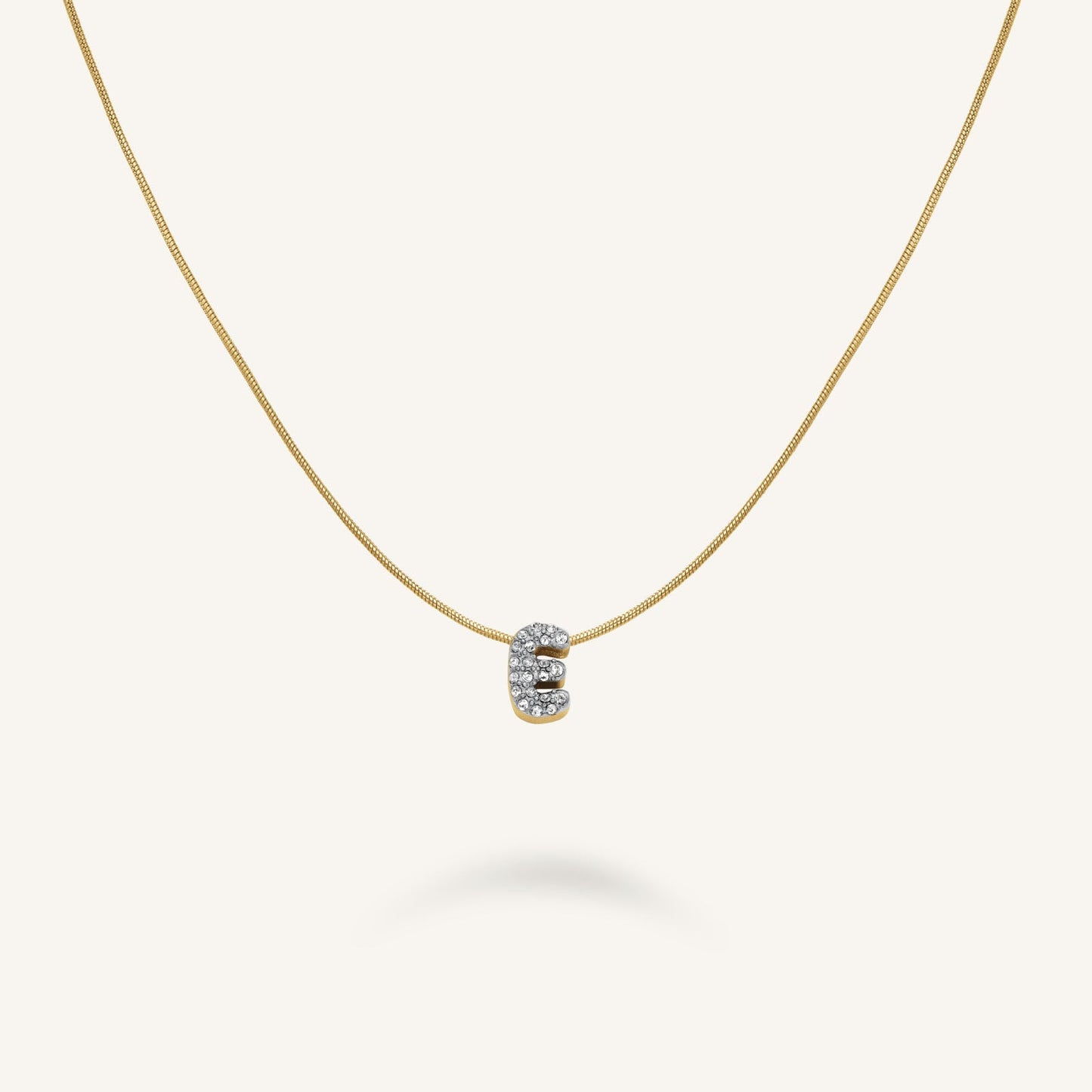 Collier lettre E avec cristaux