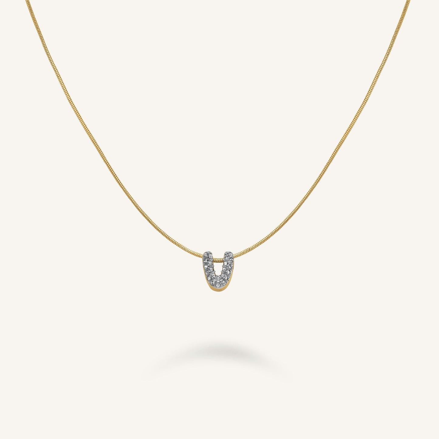 Collier lettre V avec cristaux